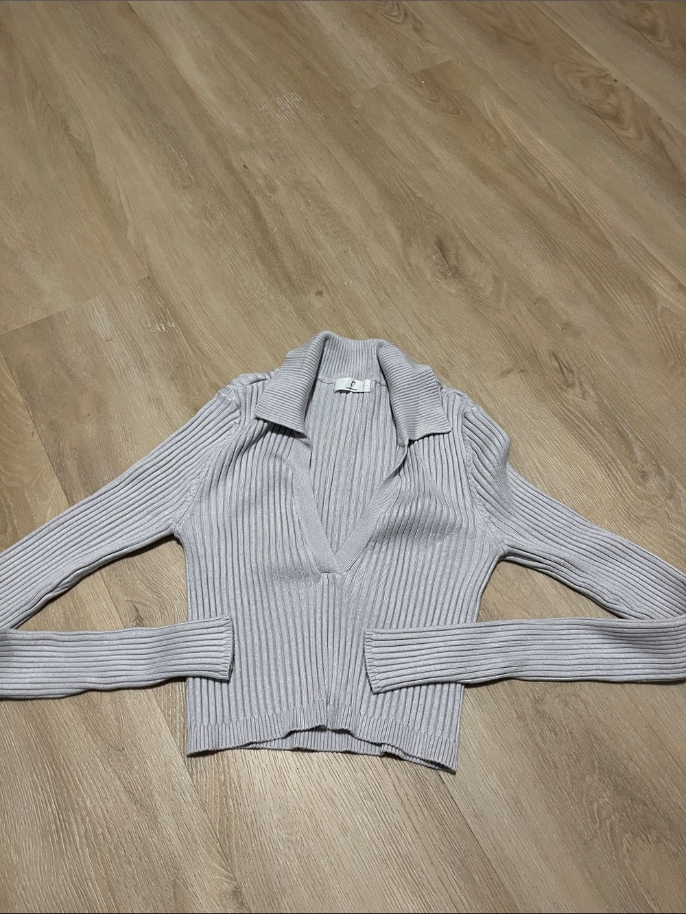 437 grey ribbed cropped polo sweater medium